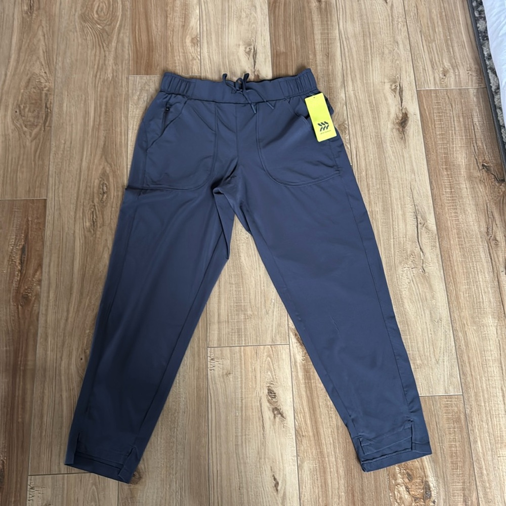 NWT All in Motion Pants XS Short